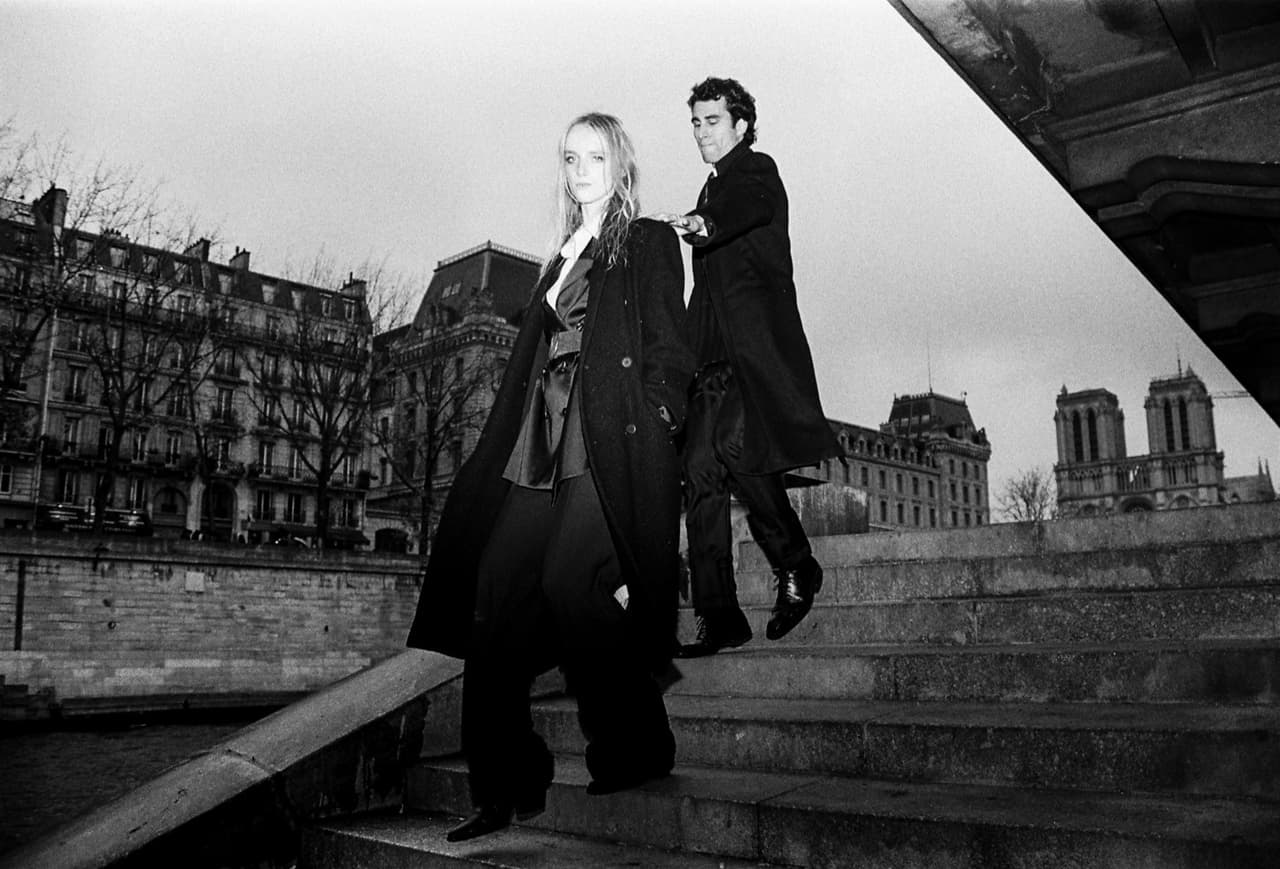 AMOUR DISTANT — 3