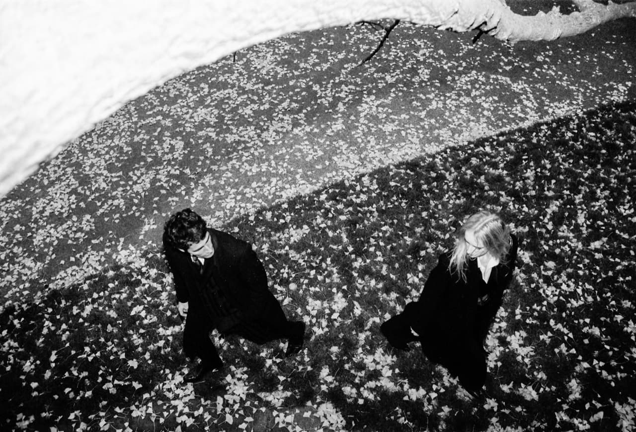 AMOUR DISTANT — 9