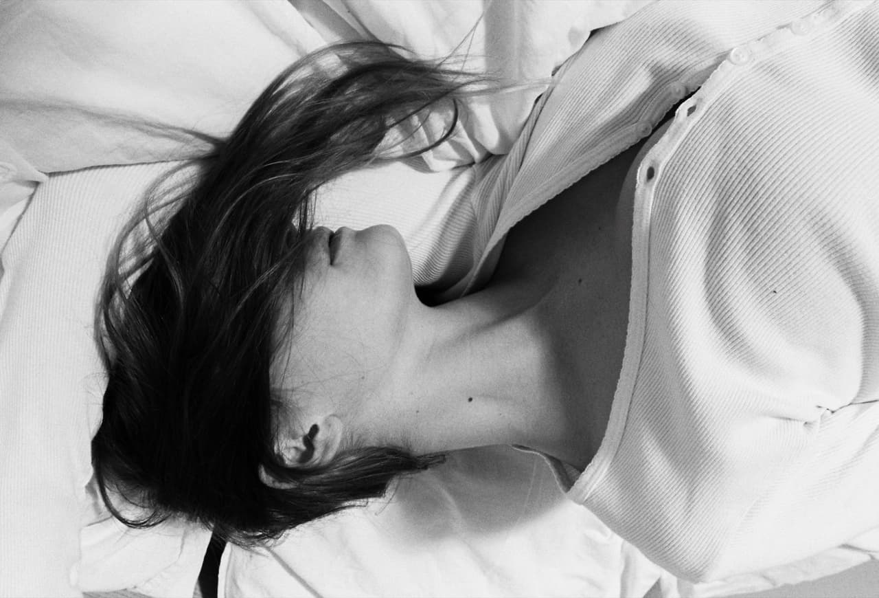 UNE FILLE OUBLIE — 2