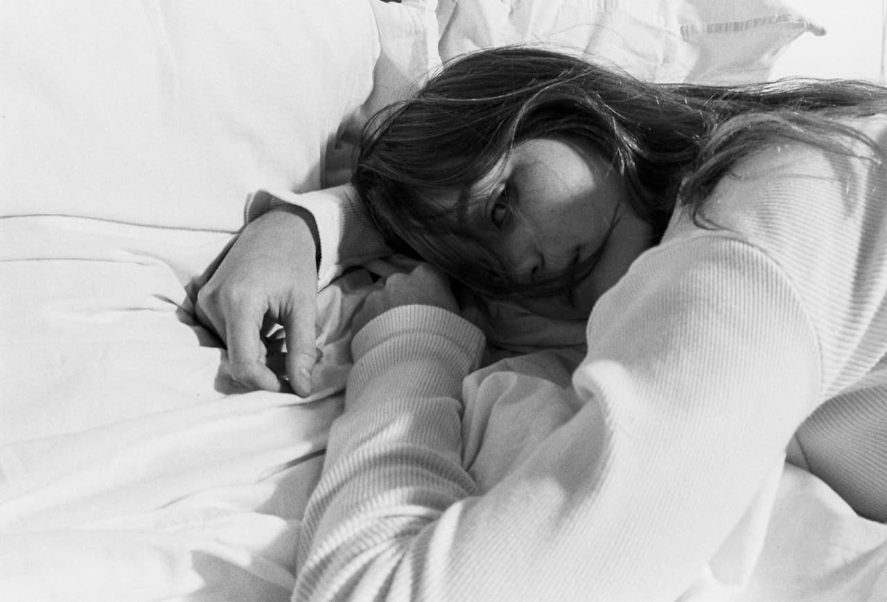 UNE FILLE OUBLIE — 4
